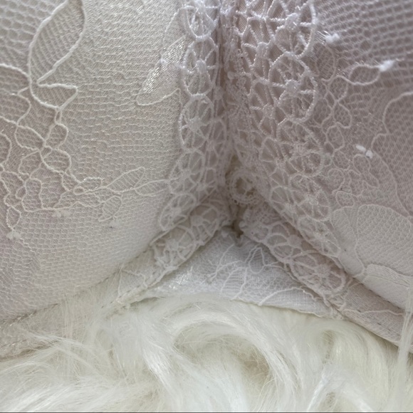 Victoria Secret Very Sexy White Lace Push-up 32DDD - Picture 3 of 11